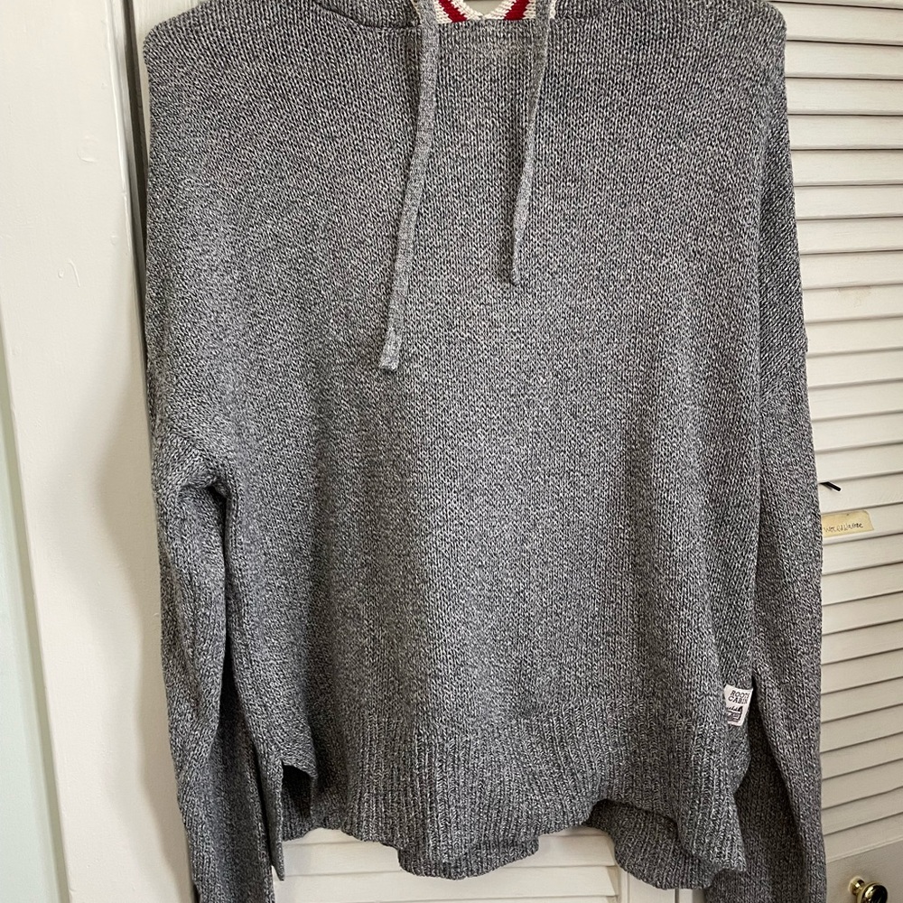 Roots ladies hooded sweater, excellent used condition. Size large.